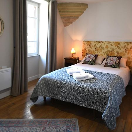 Pat A Touille Bed & Breakfast Treignac Bagian luar foto