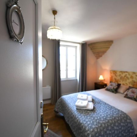 Pat A Touille Bed & Breakfast Treignac Bagian luar foto