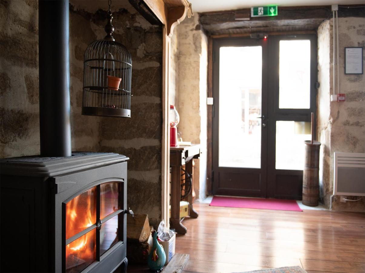 Pat A Touille Bed & Breakfast Treignac Bagian luar foto