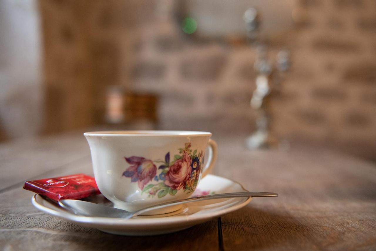 Pat A Touille Bed & Breakfast Treignac Bagian luar foto