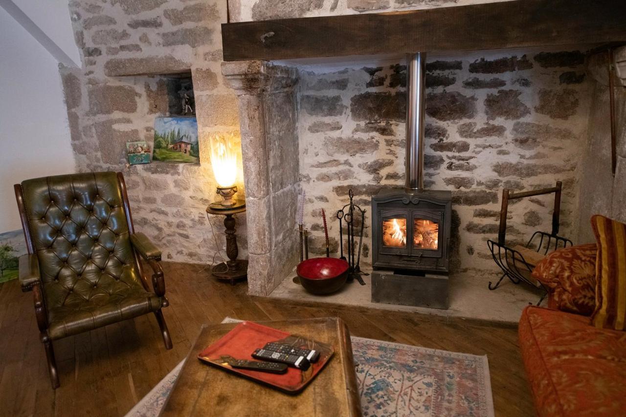 Pat A Touille Bed & Breakfast Treignac Bagian luar foto