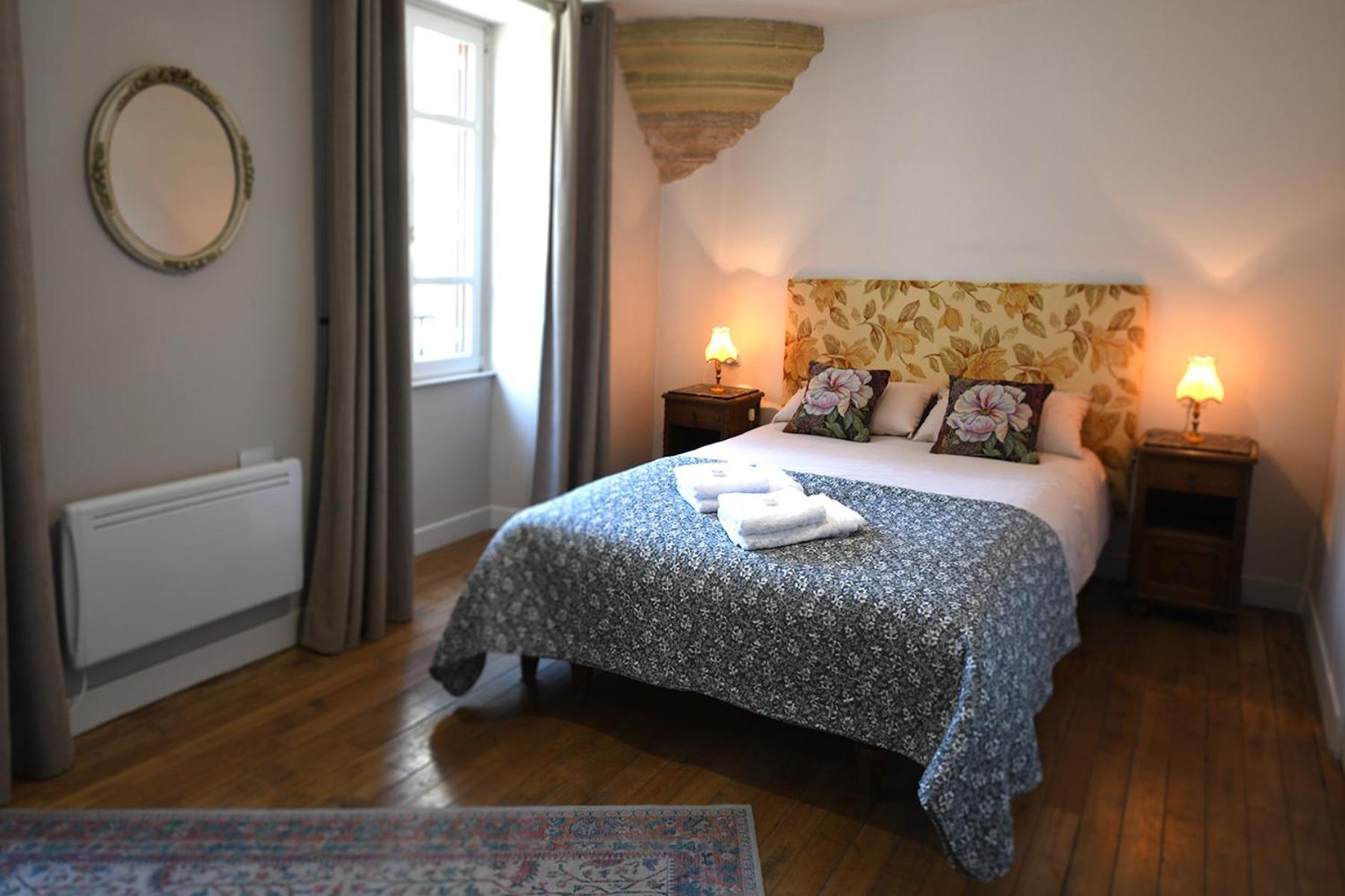 Pat A Touille Bed & Breakfast Treignac Bagian luar foto